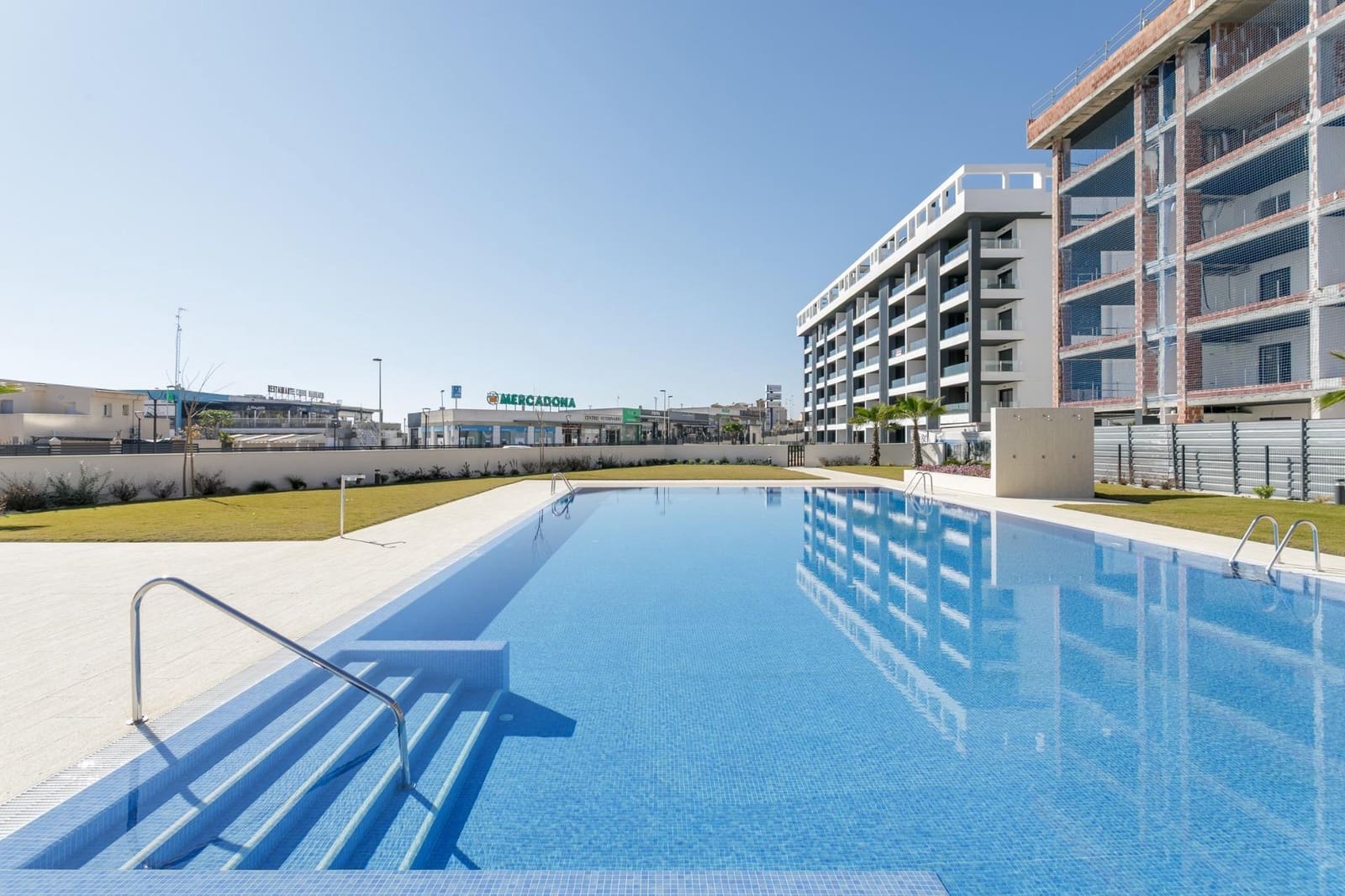 3 slaapkamer Penthouse te koop in Torrevieja met zwembad garage - € 540.000 (Ref: 10023644)