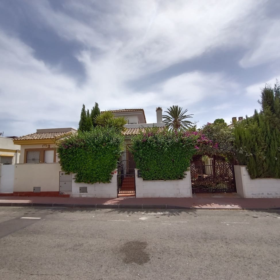 3 slaapkamer Halfvrijstaande villa te koop in Sucina met garage - € 190.000 (Ref: 10026972)