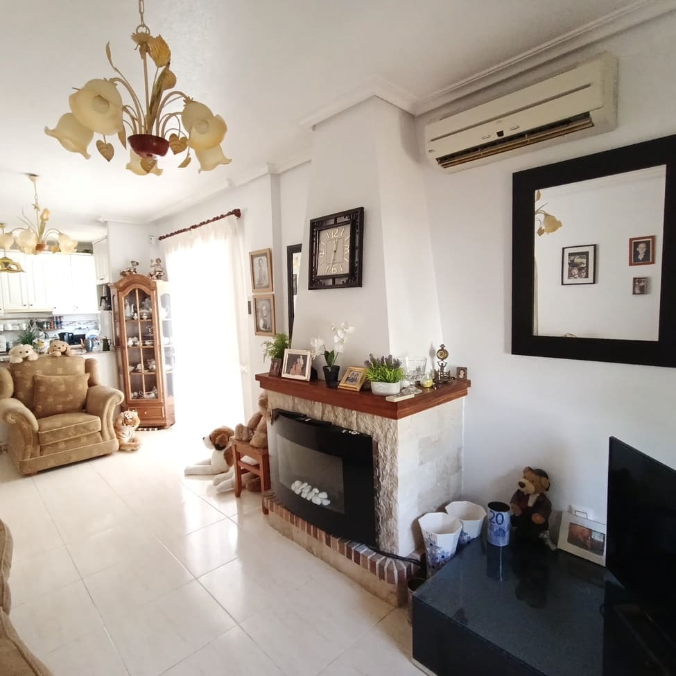 3 slaapkamer Halfvrijstaande villa te koop in Sucina met garage - € 190.000 (Ref: 10026972)