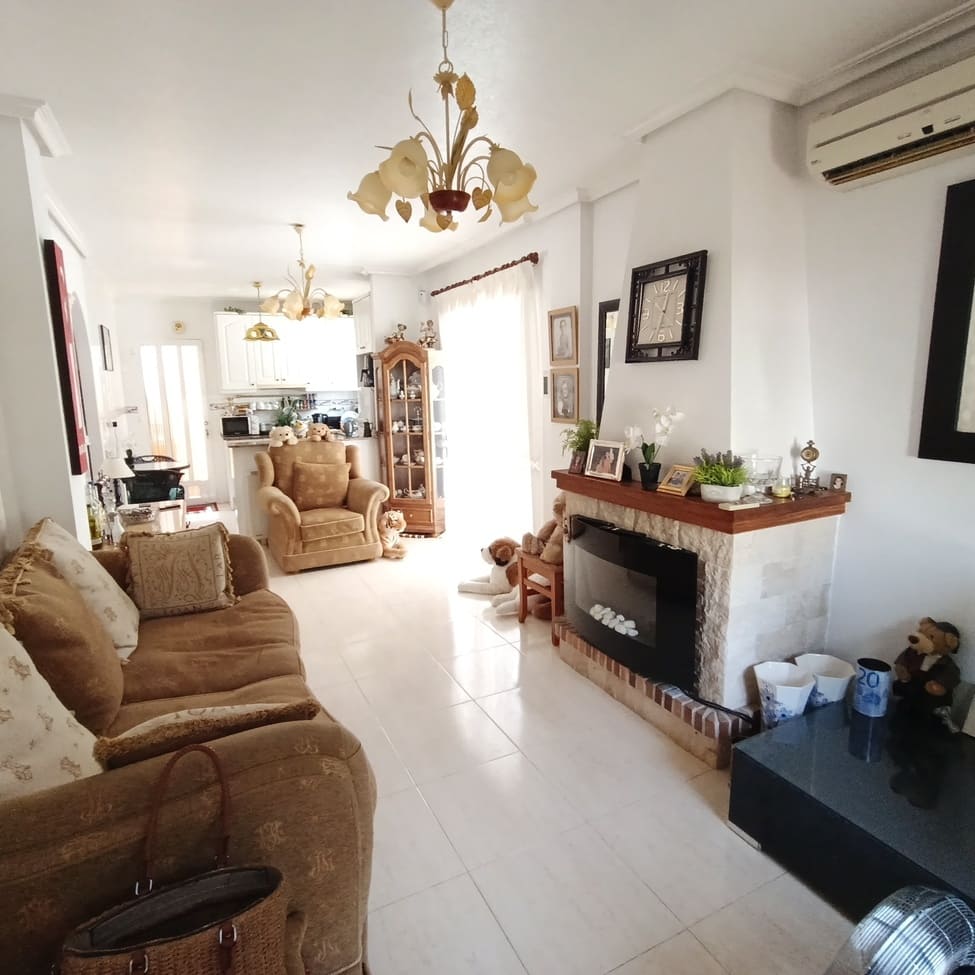 3 slaapkamer Halfvrijstaande villa te koop in Sucina met garage - € 190.000 (Ref: 10026972)