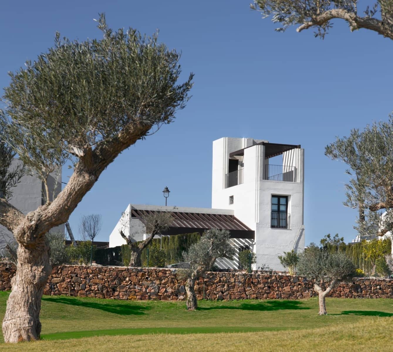 2 slaapkamer Villa te koop in La Peraleja Golf Resort met zwembad garage - € 320.000 (Ref: 10139298)