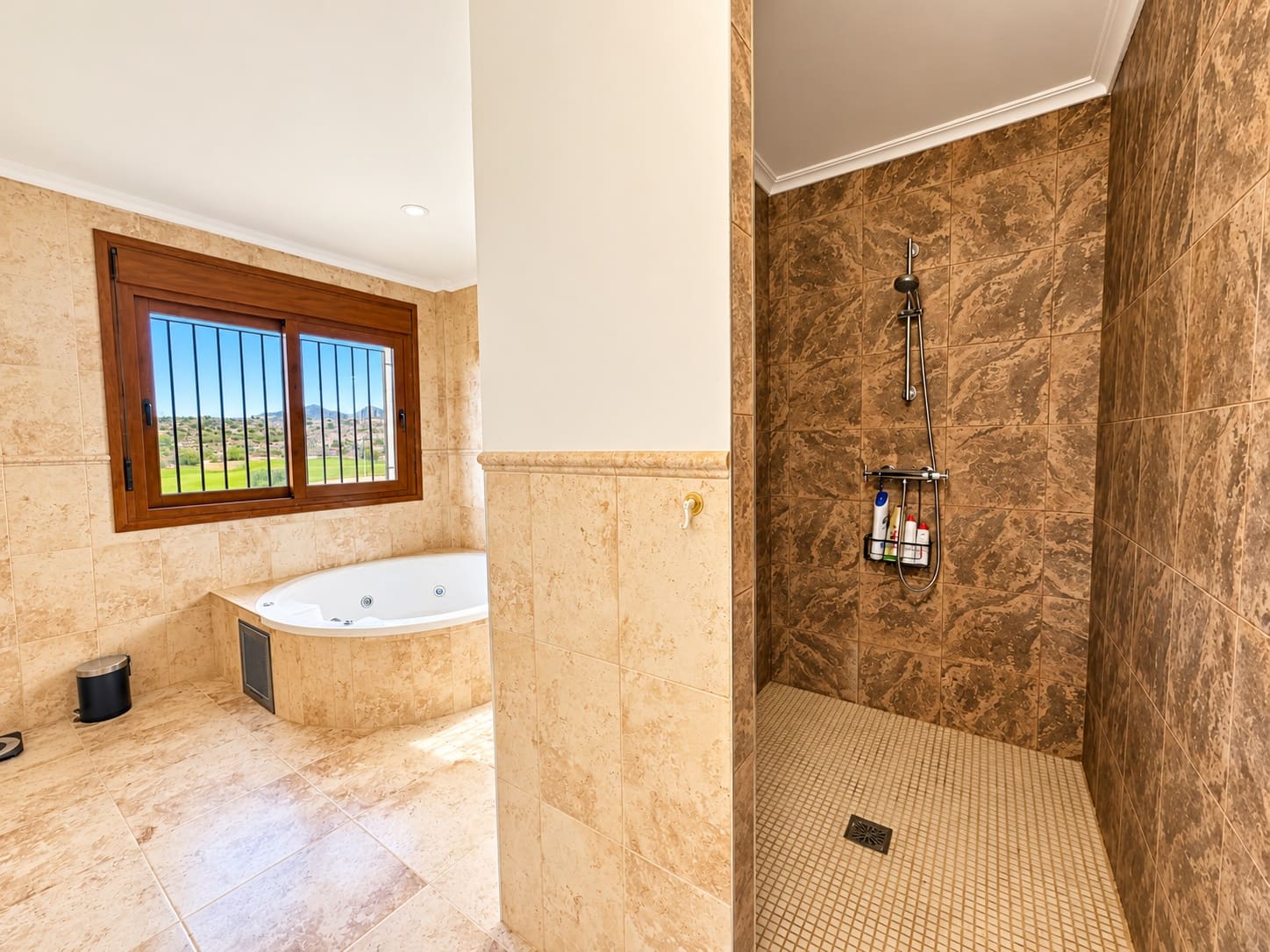 5 Zimmer Villa zu verkaufen in Banos y Mendigo mit Pool Garage - 995.000 € (Ref: 10166318)