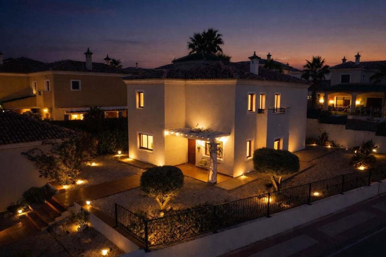 Chalet de 4 habitaciones en Baños y Mendigo en venta con piscina garaje - 450.000 € (Ref: 9564944)