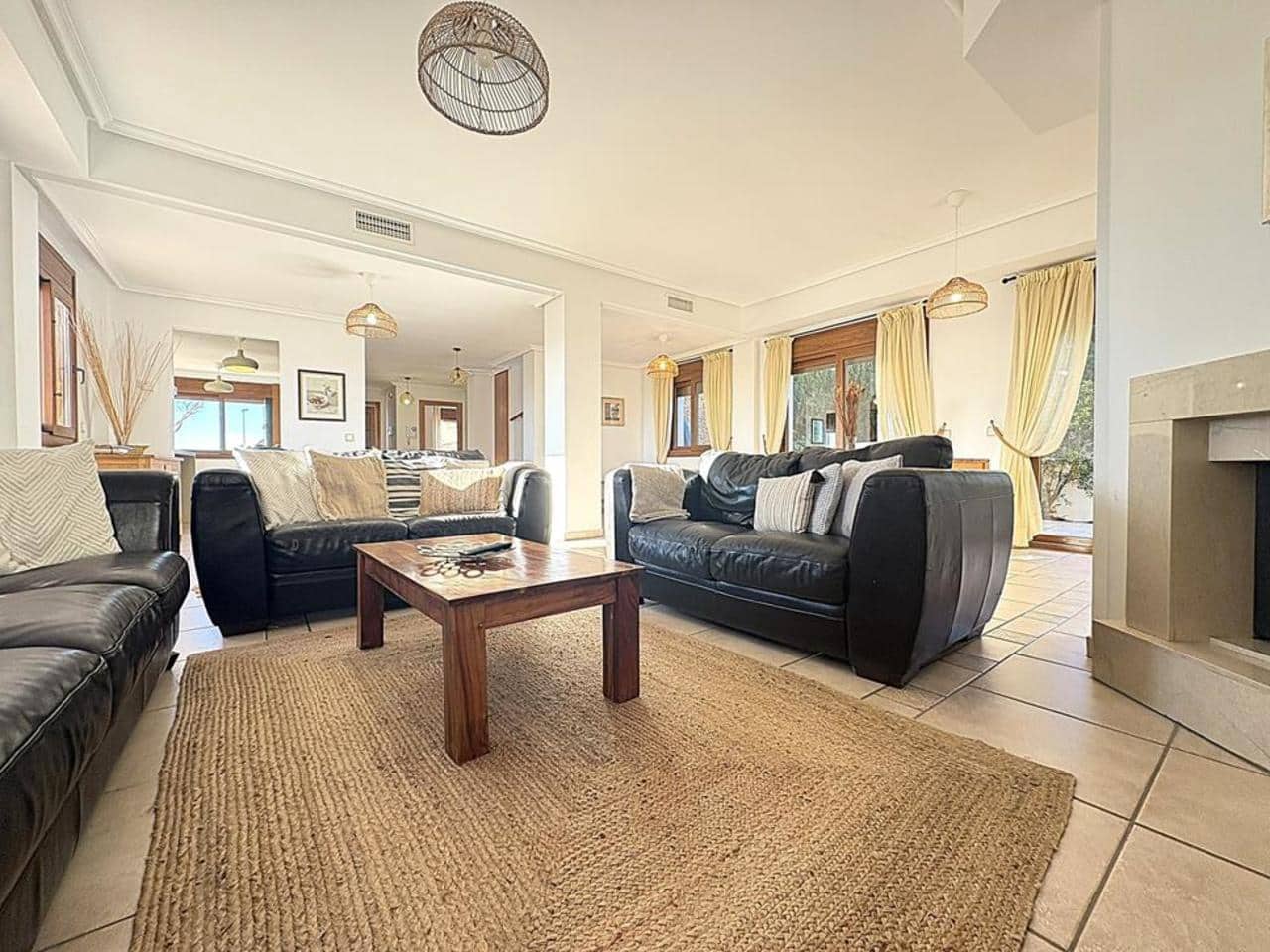 Chalet de 4 habitaciones en Baños y Mendigo en venta con piscina garaje - 450.000 € (Ref: 9564944)