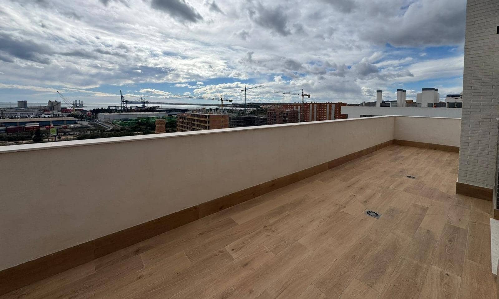 3 soverom Penthouse til salgs i Alicante by med svømmebasseng garasje - € 499 000 (Ref: 9622351)