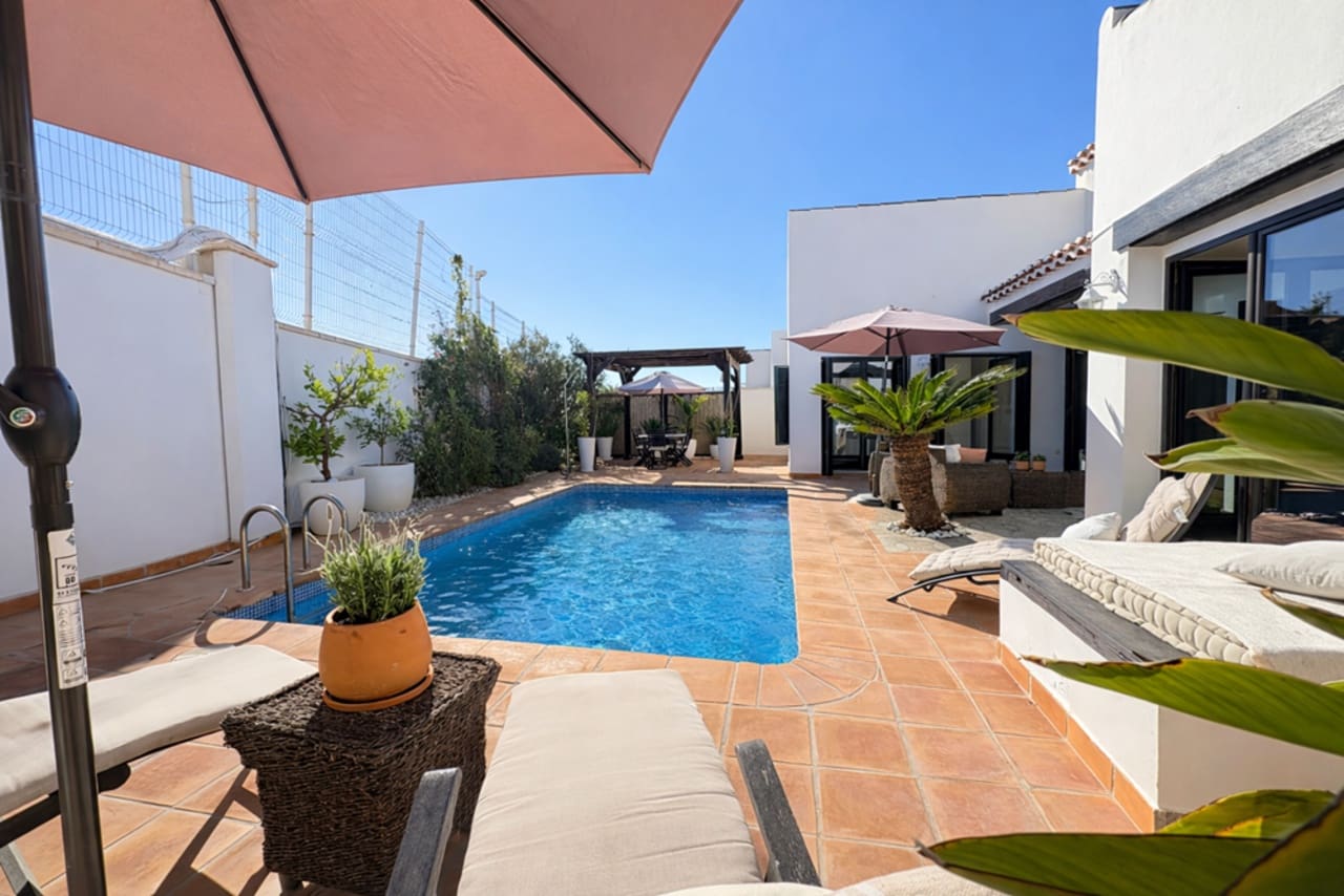 3 soverom Villa til salgs i Banos y Mendigo med svømmebasseng - € 450 000 (Ref: 9647948)