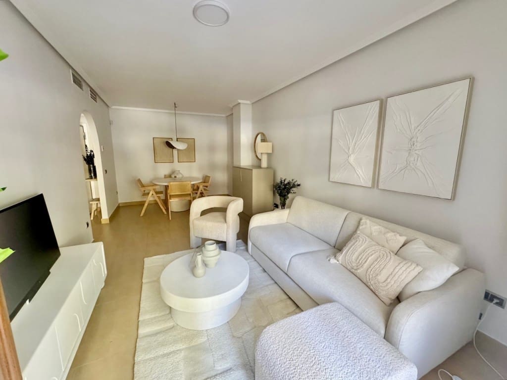 2 soverom Leilighet til salgs i Los Alcazares med svømmebasseng garasje - € 143 000 (Ref: 9714739)