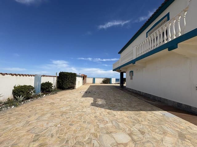 Chalet de 6 habitaciones en La Manga del Mar Menor en venta - 995.000 € (Ref: 9735379)