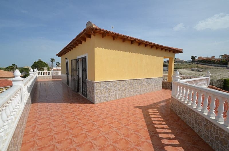4 soverom Villa til salgs i Campos del Rio med svømmebasseng garasje - € 389 000 (Ref: 9764879)