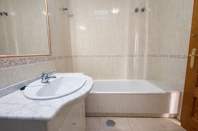 2 makuuhuone Omakotitalo myytävänä paikassa Sucina, Murcia kaupunki mukana 
autotalli - 144 800 € (Ref: 9845260)