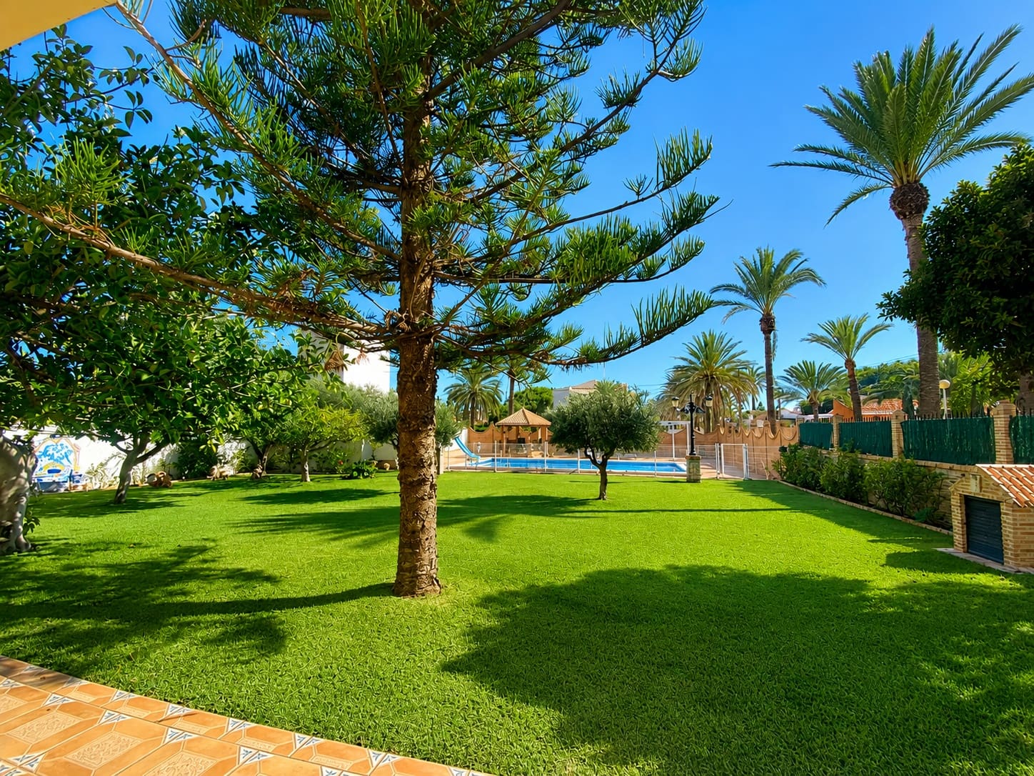 Chalet de 8 habitaciones en Cabo Roig en venta con piscina garaje - 1.490.000 € (Ref: 9959391)