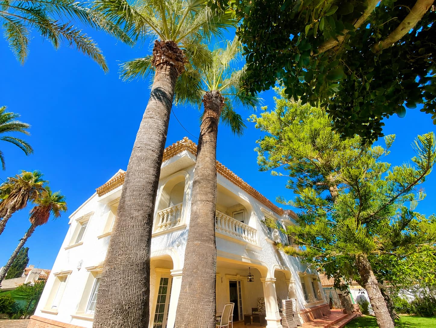 Chalet de 8 habitaciones en Cabo Roig en venta con piscina garaje - 1.490.000 € (Ref: 9959391)
