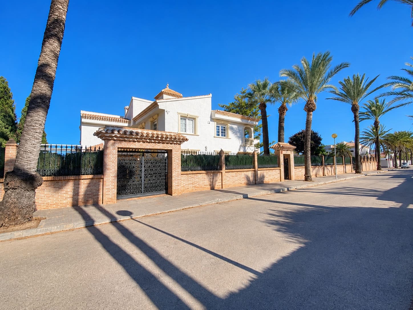 Chalet de 8 habitaciones en Cabo Roig en venta con piscina garaje - 1.490.000 € (Ref: 9959391)