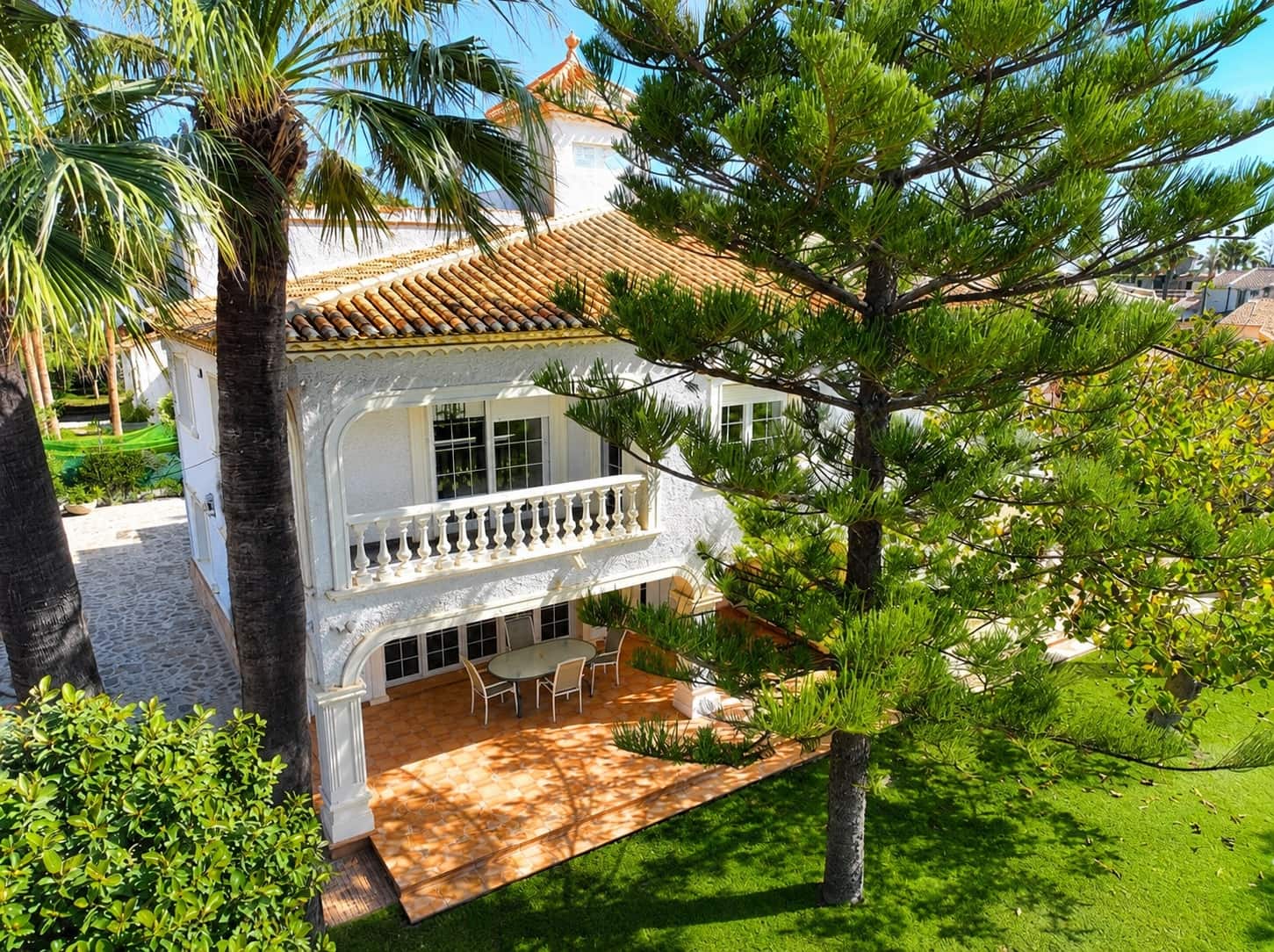 Chalet de 8 habitaciones en Cabo Roig en venta con piscina garaje - 1.490.000 € (Ref: 9959391)