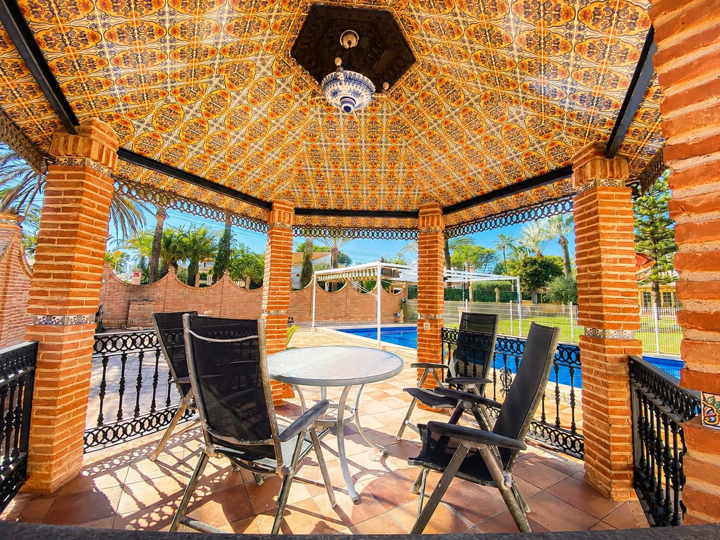 Chalet de 8 habitaciones en Cabo Roig en venta con piscina garaje - 1.490.000 € (Ref: 9959391)