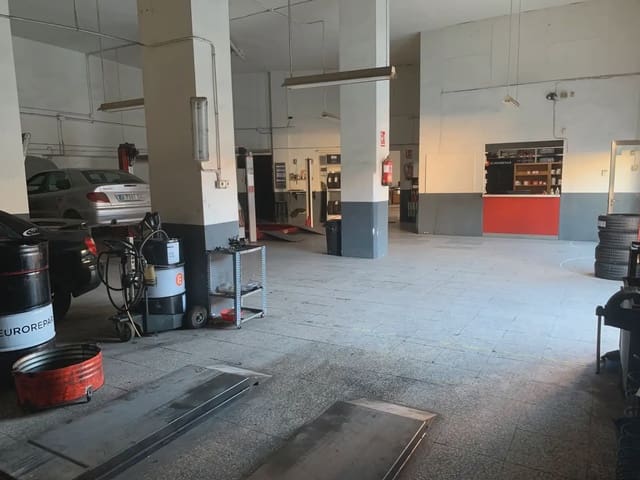 Commercial for rent in Villena - € 900 (Ref: 9773468)