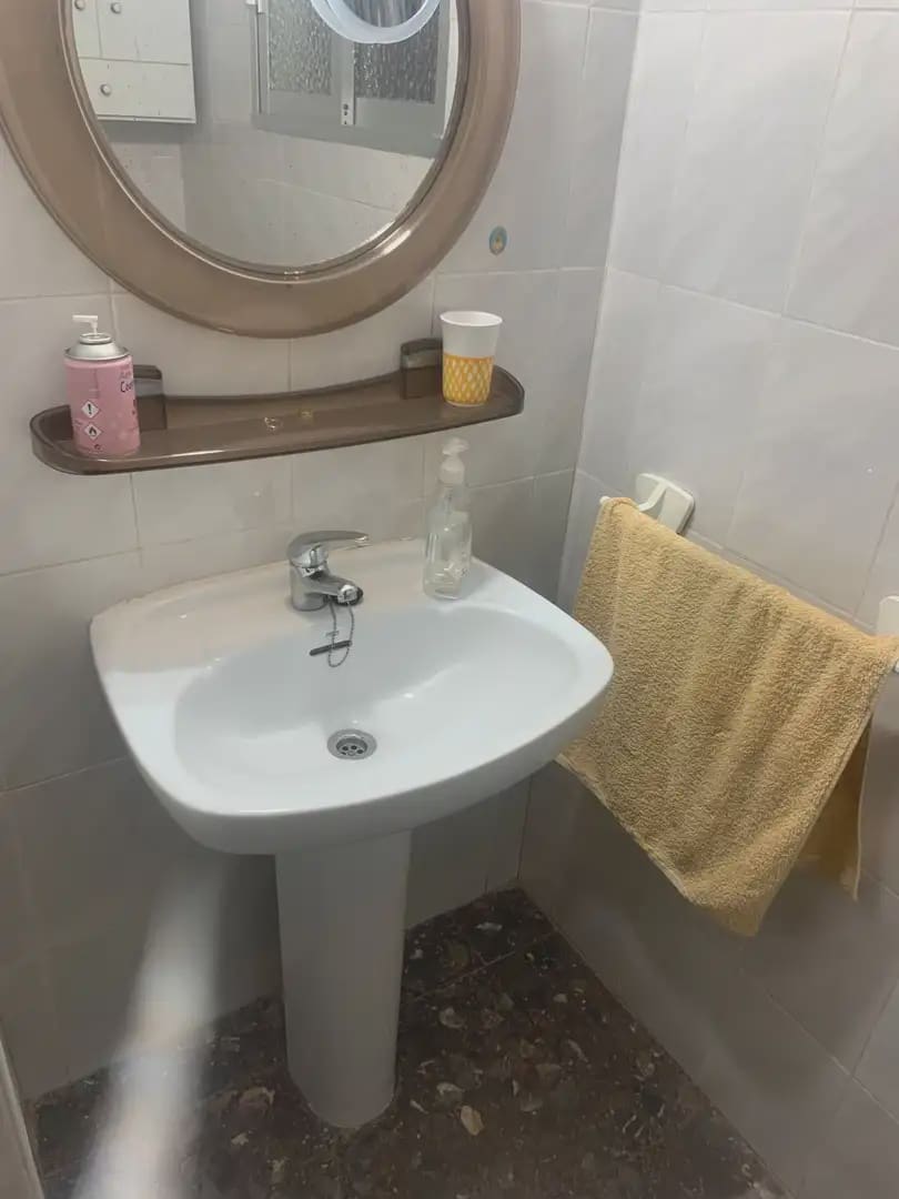 4 bedroom Townhouse for sale in Villena with garage - € 99,900 (Ref: 9773480)