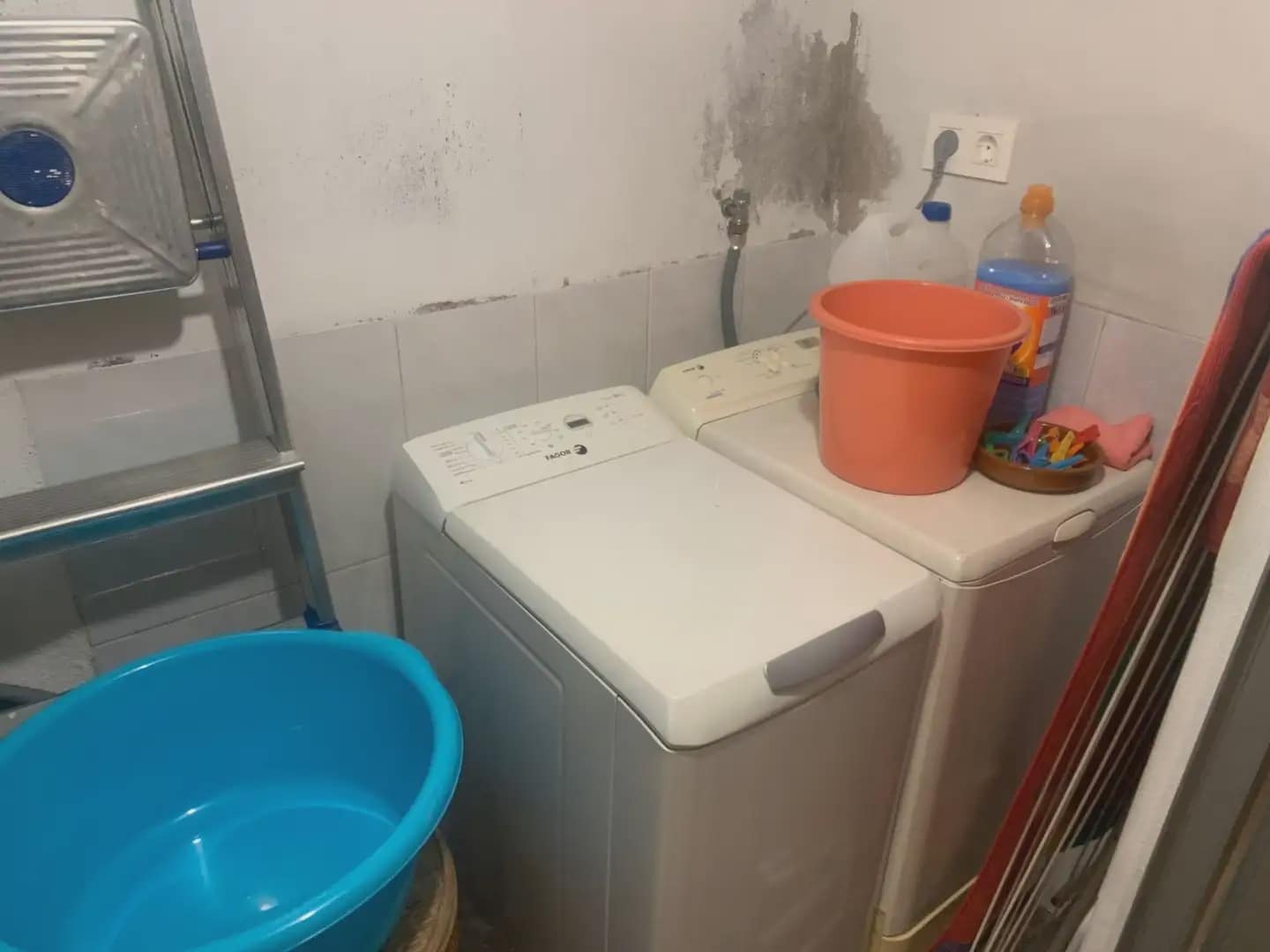 4 bedroom Townhouse for sale in Villena with garage - € 99,900 (Ref: 9773480)