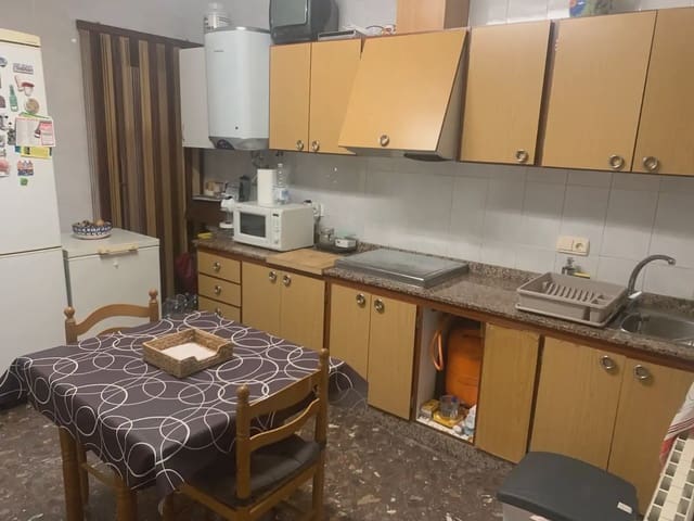 4 soveværelse Byhus til salg i Villena med garage - € 99.900 (Ref: 9773480)