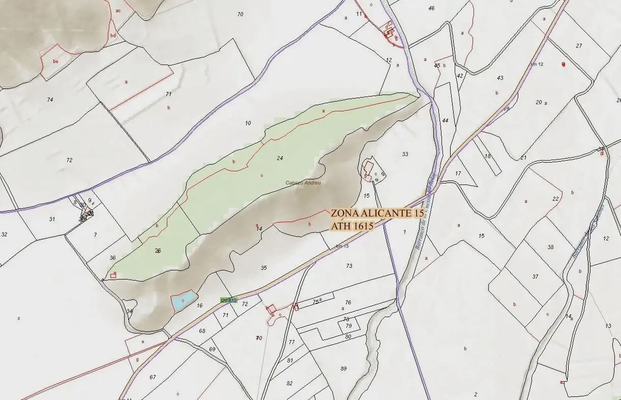 Teren niezagospodarowany na sprzedaż w Villena - 550 000 € (Ref: 9773481)