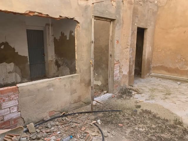 6 sypialnia Dom na sprzedaż w Villena - 45 000 € (Ref: 9773484)