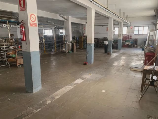 Kaupallinen myytävänä paikassa Villena - 145 000 € (Ref: 9773485)