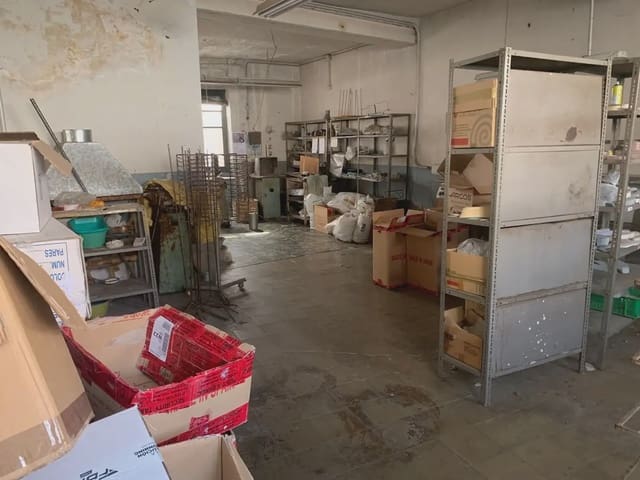 Kaupallinen myytävänä paikassa Villena - 145 000 € (Ref: 9773485)