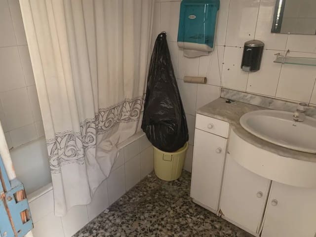 Kaupallinen myytävänä paikassa Villena - 145 000 € (Ref: 9773485)