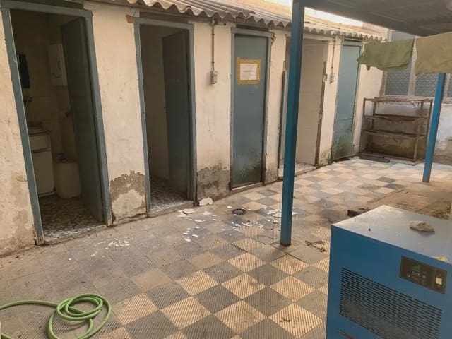 Kaupallinen myytävänä paikassa Villena - 145 000 € (Ref: 9773485)