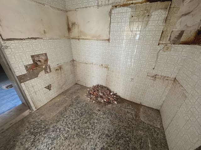 4 sypialnia Dom na sprzedaż w Villena - 65 000 € (Ref: 9773486)