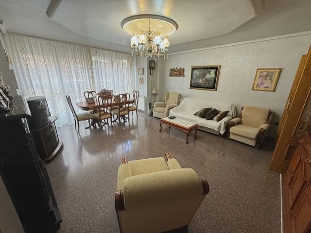 Casa de 6 habitaciones en Villena en venta - 325.000 € (Ref: 9773487)