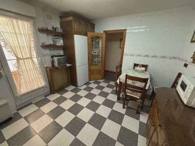 Casa de 6 habitaciones en Villena en venta - 325.000 € (Ref: 9773487)