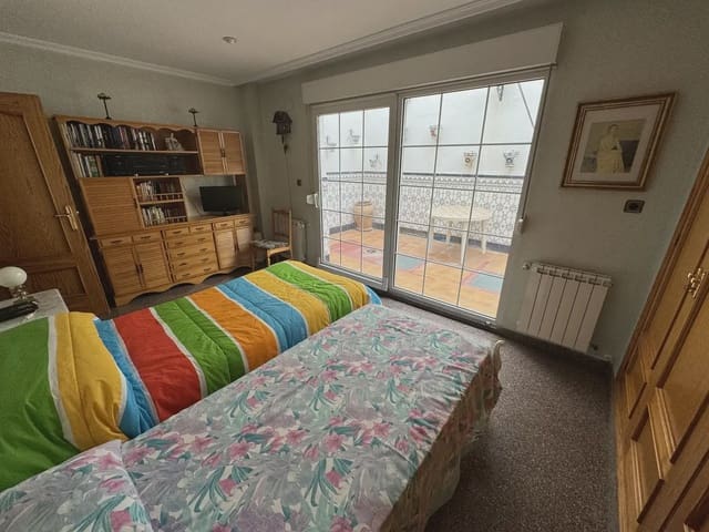 Casa de 6 habitaciones en Villena en venta - 325.000 € (Ref: 9773487)