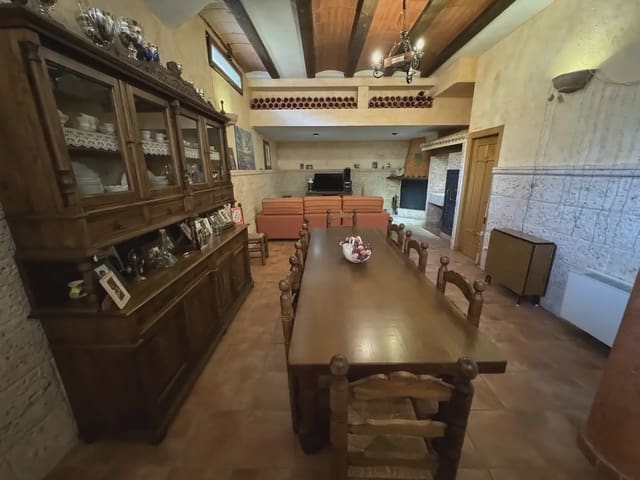 3 bedroom Semi-detached Villa for sale in Villena with pool garage - € 360,000 (Ref: 9773488)