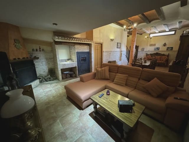 3 bedroom Semi-detached Villa for sale in Villena with pool garage - € 360,000 (Ref: 9773488)