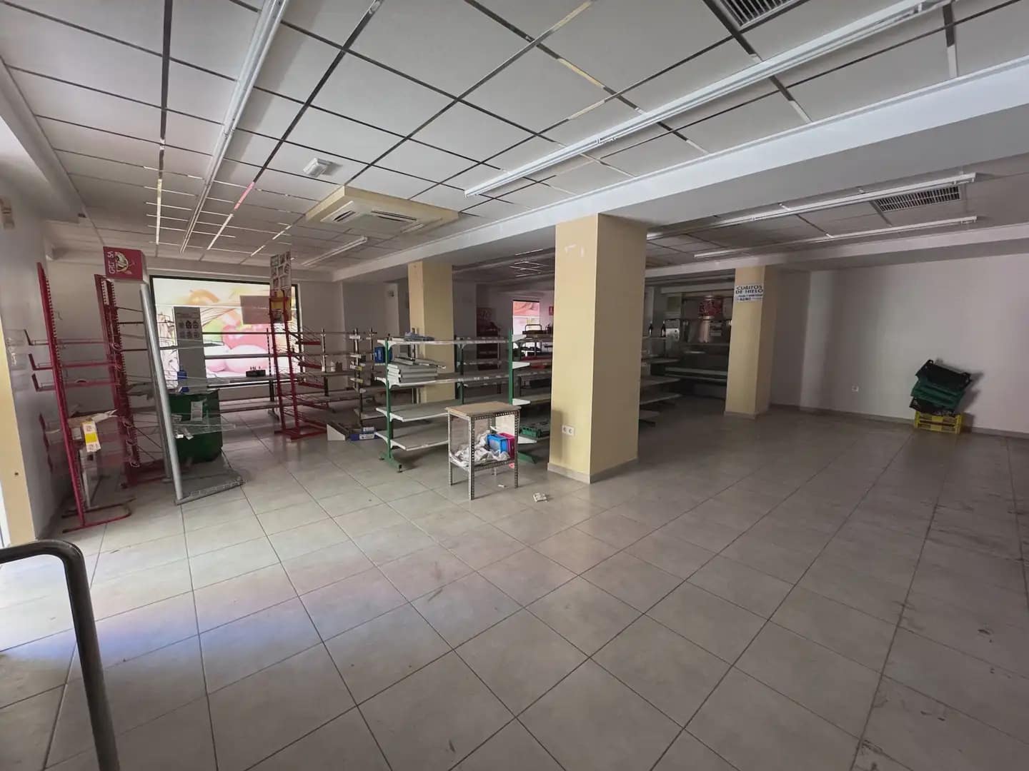 Kaupallinen myytävänä paikassa Villena - 71 000 € (Ref: 9773489)