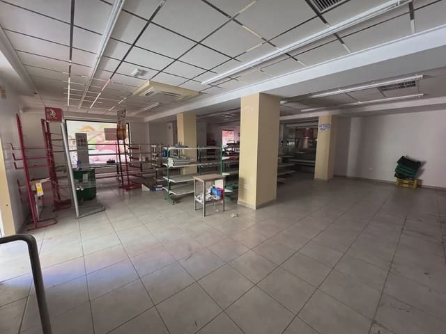 Kaupallinen myytävänä paikassa Villena - 71 000 € (Ref: 9773489)