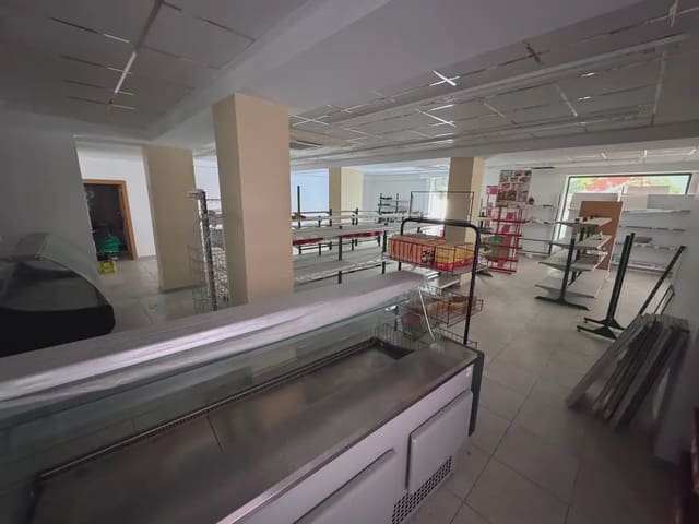 Kaupallinen myytävänä paikassa Villena - 71 000 € (Ref: 9773489)