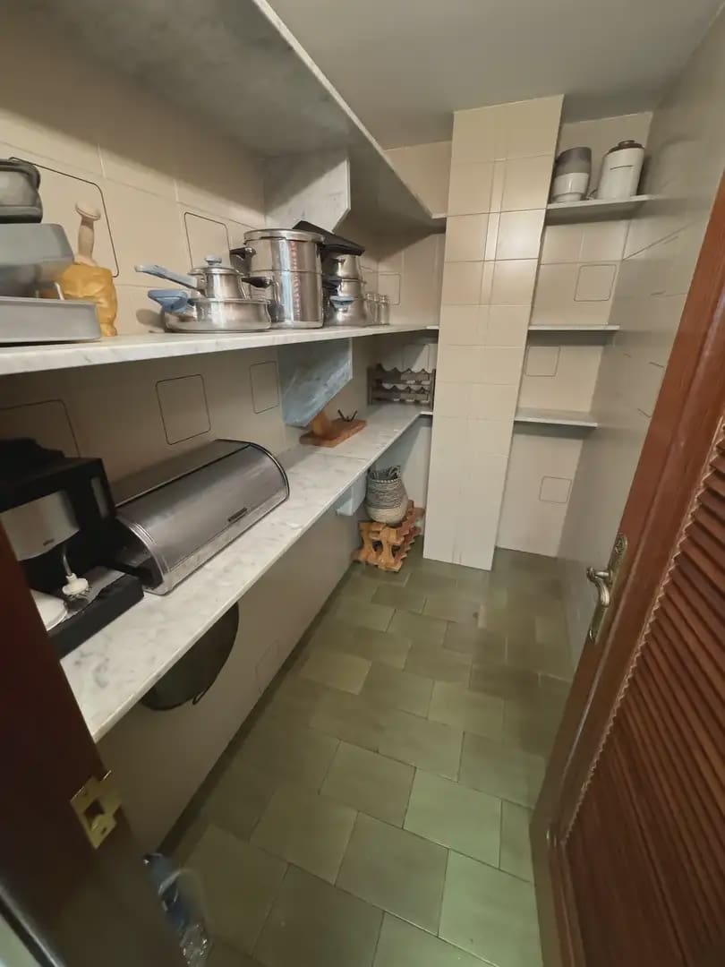 5 bedroom Flat for sale in Villena - € 300,000 (Ref: 9773492)