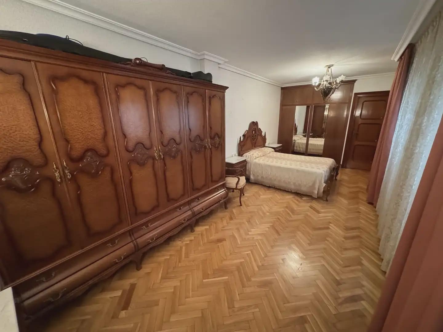 5 bedroom Flat for sale in Villena - € 300,000 (Ref: 9773492)