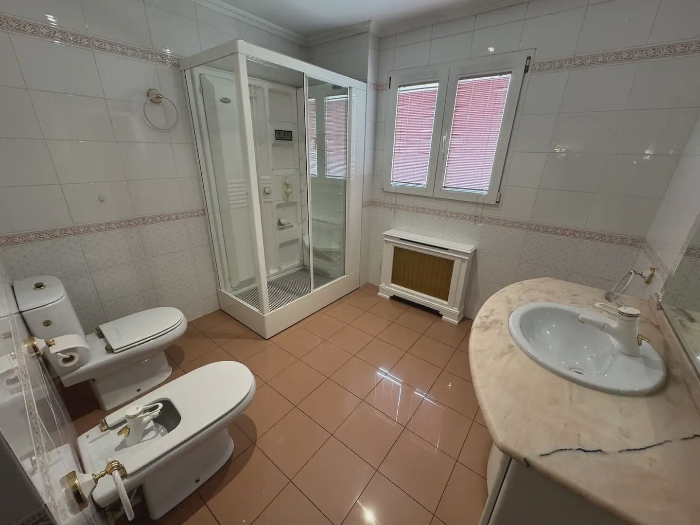 5 bedroom Flat for sale in Villena - € 300,000 (Ref: 9773492)