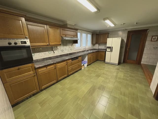 5 sovrum Lägenhet till salu i Villena - 300 000 € (Ref: 9773492)