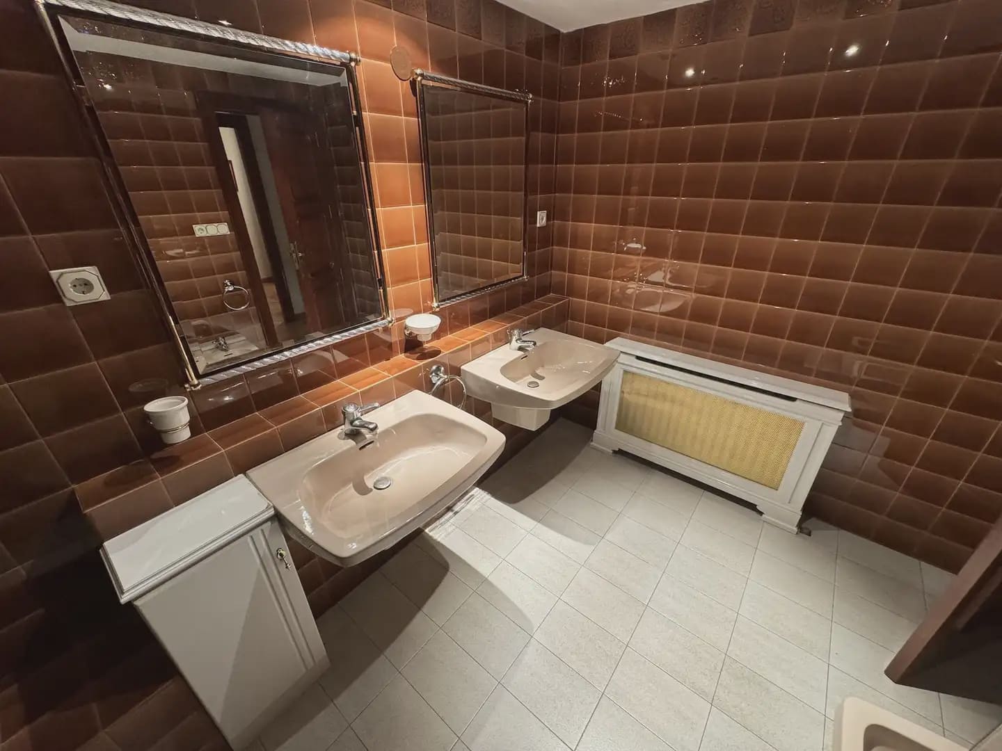 5 bedroom Flat for sale in Villena - € 300,000 (Ref: 9773492)