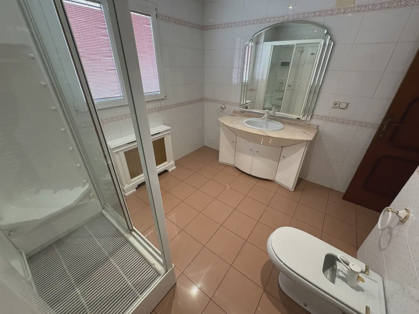 5 bedroom Flat for sale in Villena - € 300,000 (Ref: 9773492)