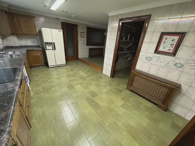 5 sovrum Lägenhet till salu i Villena - 300 000 € (Ref: 9773492)