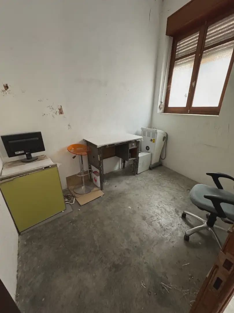 Kaupallinen myytävänä paikassa Villena - 180 000 € (Ref: 9773498)