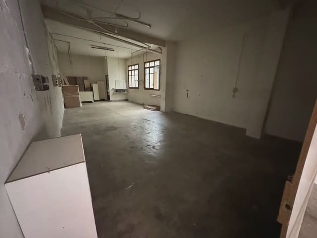 Kaupallinen myytävänä paikassa Villena - 180 000 € (Ref: 9773498)