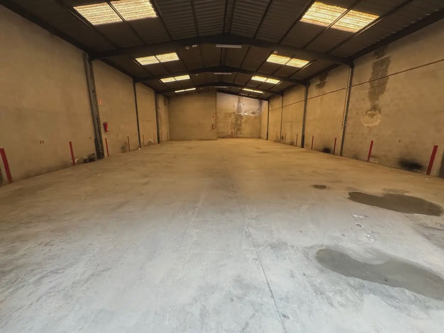 Kaupallinen myytävänä paikassa Villena - 180 000 € (Ref: 9773498)