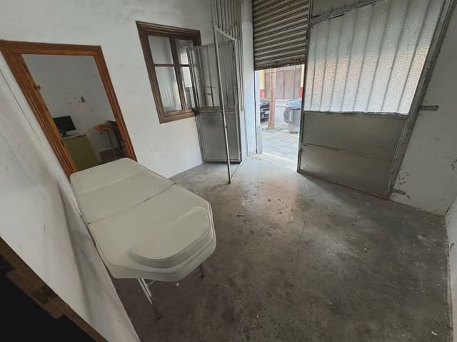 Kaupallinen myytävänä paikassa Villena - 180 000 € (Ref: 9773498)