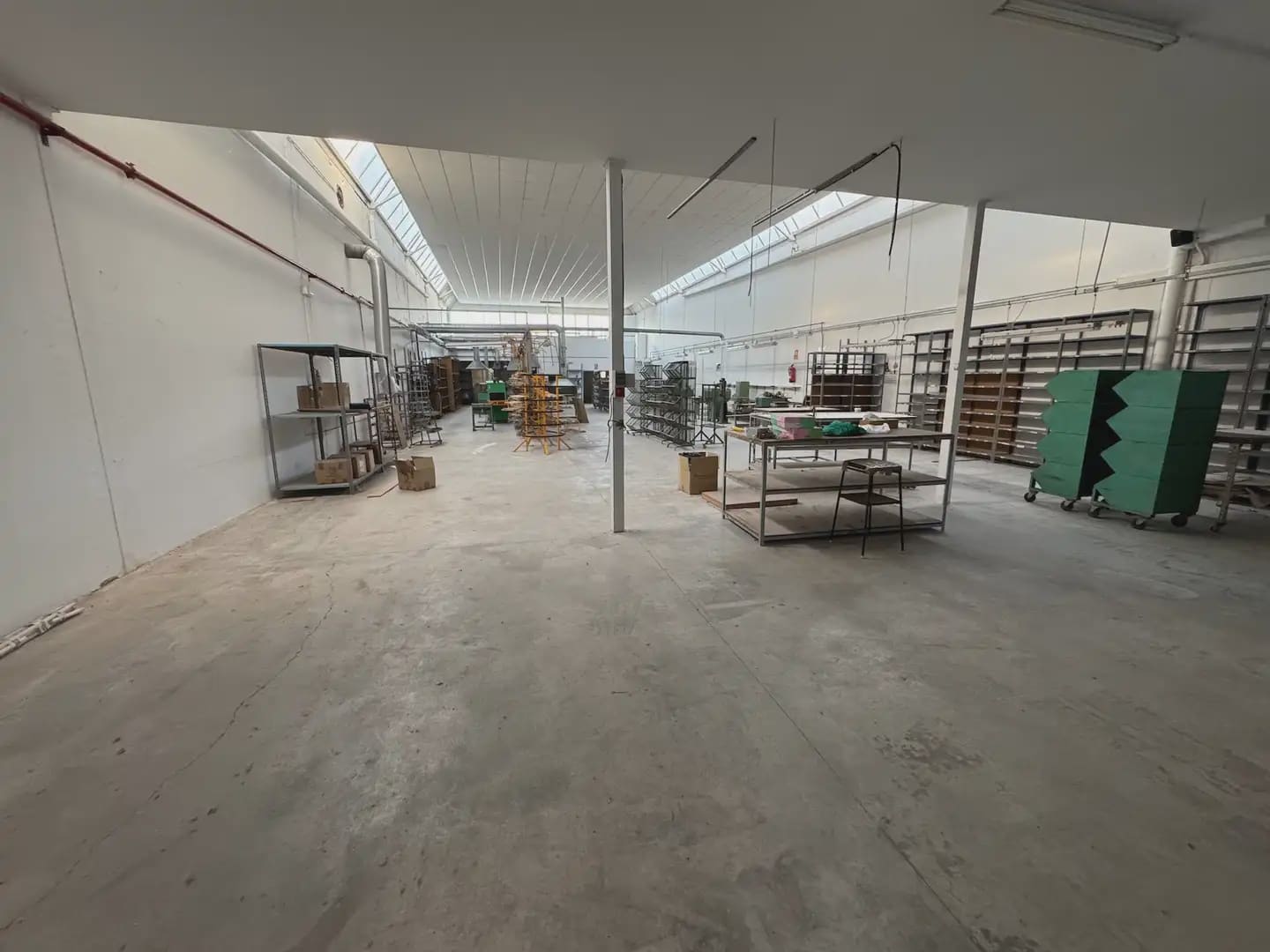 Kaupallinen myytävänä paikassa Villena - 300 000 € (Ref: 9773499)